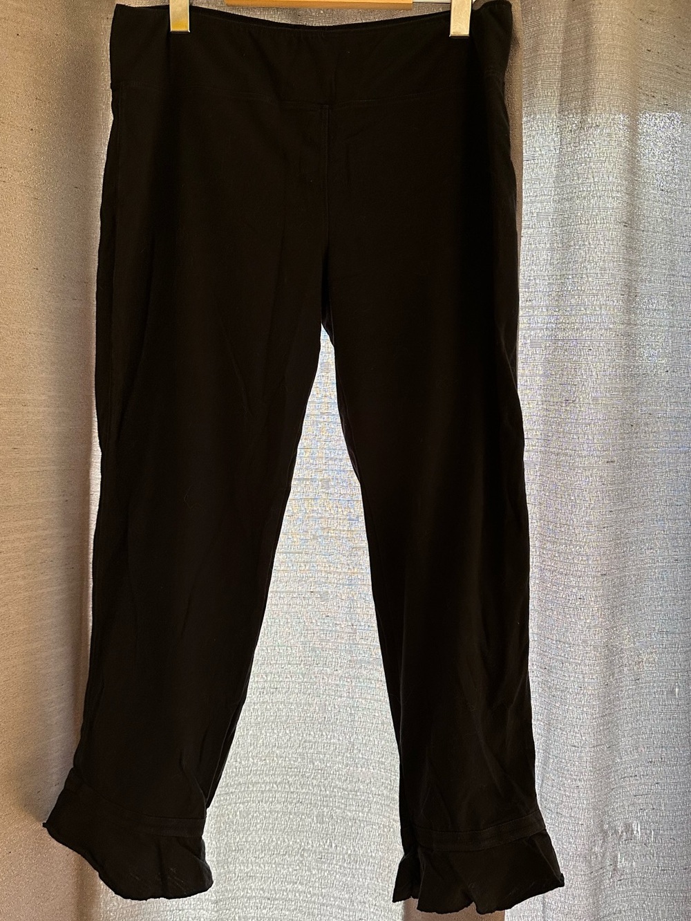 Ladies neon buddha Black Ruffle Hem Leggings